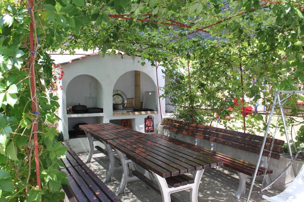 Apartments With A Parking Space Starigrad, Paklenica - 6431 Eksteriør billede